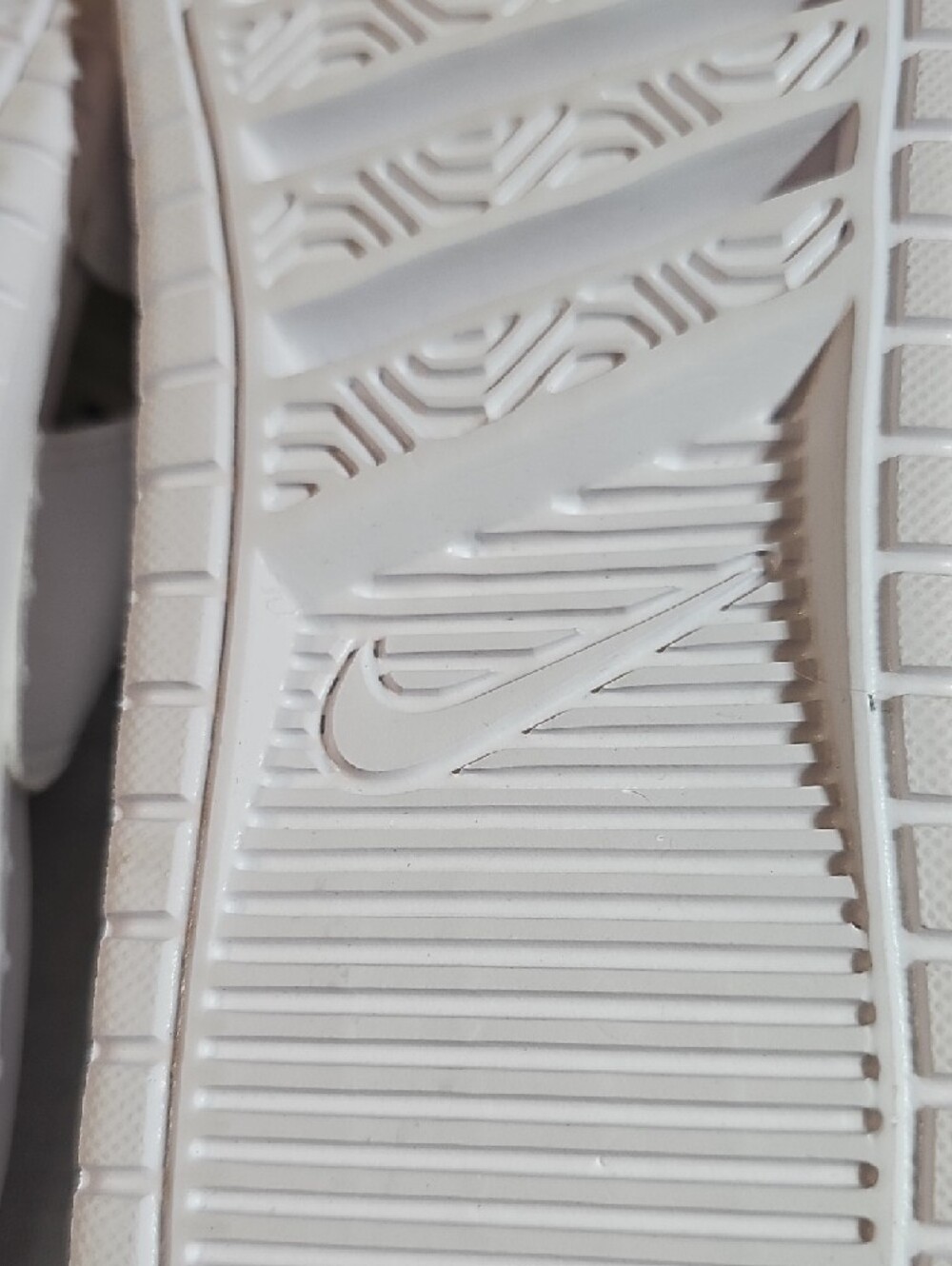 Nike Womens White Adjustable Slide Sandals - Picture 8 of 10